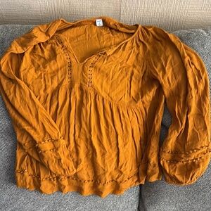 Women’s old navy top size medium. Yellow/orange color. Long sleeve